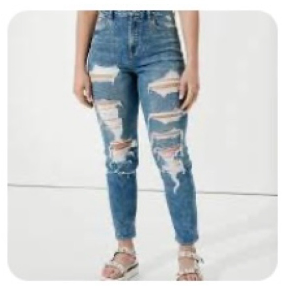 American Eagle Stretch Ripped Curvy Mom Jeans SHORT